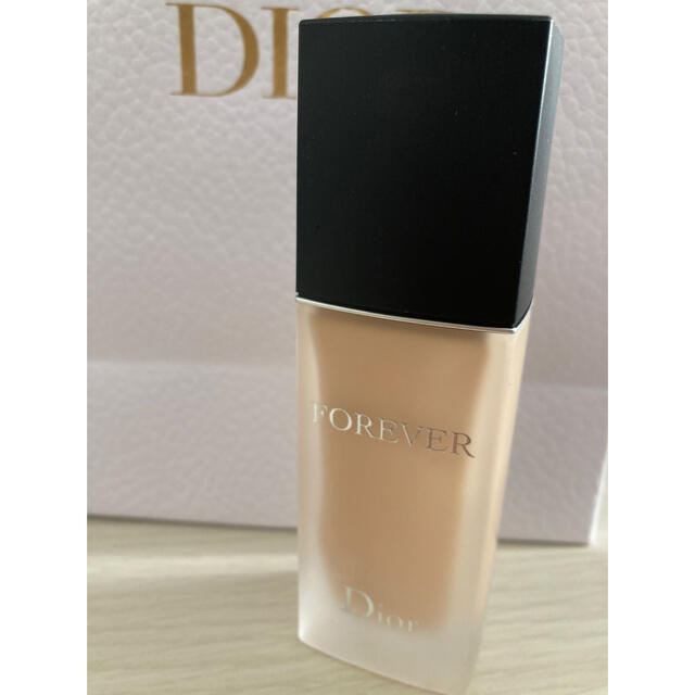 Christian Dior(クリスチャンディオール)のディオールスキンフォーエヴァーフルイドマット1N コスメ/美容のベースメイク/化粧品(ファンデーション)の商品写真