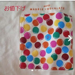 ユニクロ(UNIQLO)のユニクロ　meijiマーブルチョコレートTシャツ(Tシャツ/カットソー)