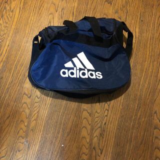 アディダス(adidas)のショルダーバッグ(ショルダーバッグ)