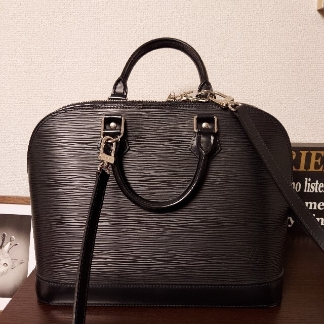 春新作の LOUIS saki様 ルイヴィトン アルマ エピ スフロセット