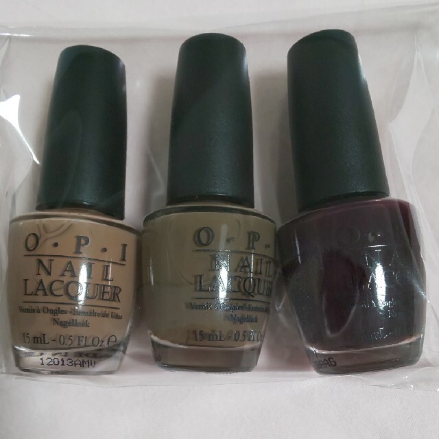 OPI(オーピーアイ)のO.P.I ネイル 3本セット ⑥ コスメ/美容のネイル(マニキュア)の商品写真