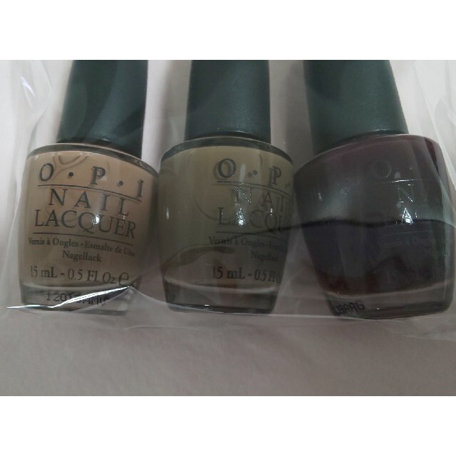 OPI(オーピーアイ)のO.P.I ネイル 3本セット ⑥ コスメ/美容のネイル(マニキュア)の商品写真