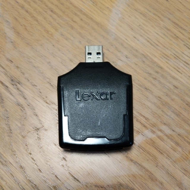 Lexar(レキサー)のLexar社　XQDカード(128GB)とカードリーダー スマホ/家電/カメラのカメラ(その他)の商品写真