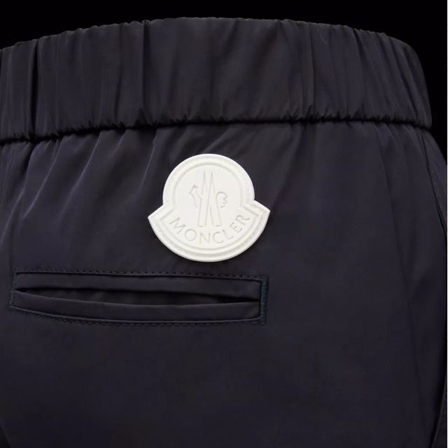 MONCLER(モンクレール)の●新品/正規品● MONCLER モジュラー パンツ サイドロゴ メンズのパンツ(その他)の商品写真