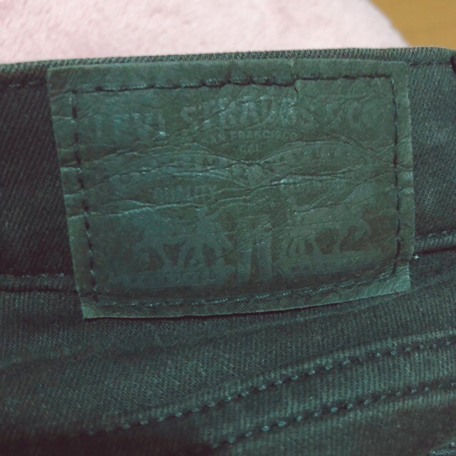 Levi's(リーバイス)のリーバイス　シェイピングスキニー　黒　ジーンズ　26 レディースのパンツ(デニム/ジーンズ)の商品写真