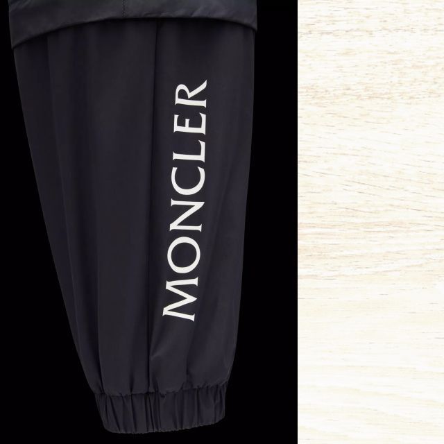 MONCLER(モンクレール)の●新品/正規品● MONCLER モジュラー パンツ サイドロゴ キッズ/ベビー/マタニティのキッズ服女の子用(90cm~)(パンツ/スパッツ)の商品写真