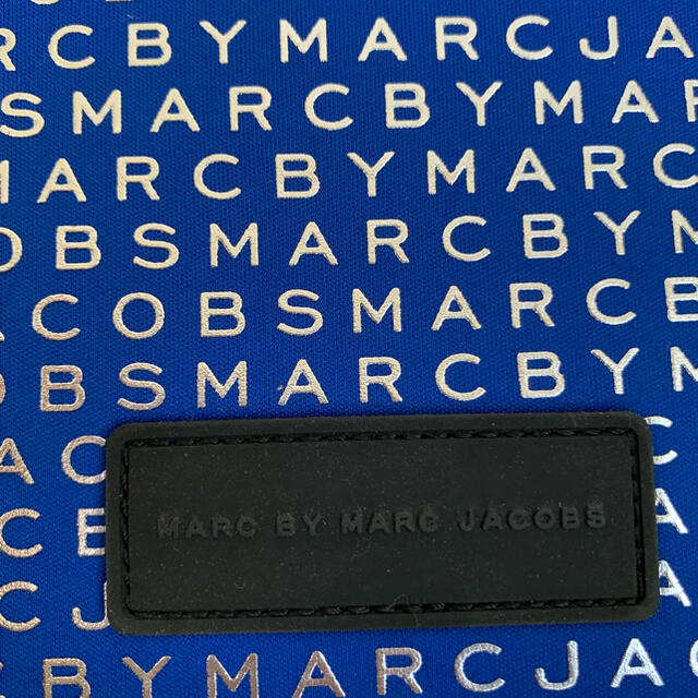 MARC BY MARC JACOBS(マークバイマークジェイコブス)の【新品・未使用】マークバイマークジェイコブス タブレットケース　ブルー スマホ/家電/カメラのスマホアクセサリー(iPadケース)の商品写真