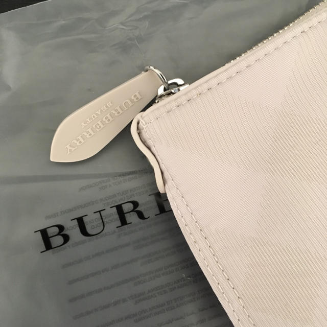 BURBERRY(バーバリー)のBurberry ノベルティポーチ レディースのファッション小物(ポーチ)の商品写真