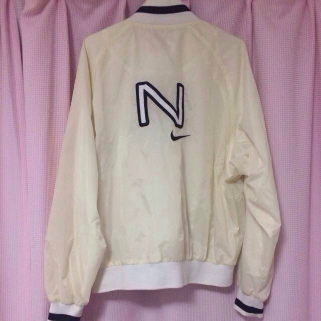 NIKE(ナイキ)のNIKEスカジャン レディースのジャケット/アウター(スカジャン)の商品写真