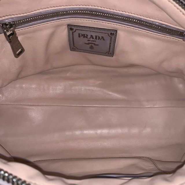 PRADA(プラダ)のミルキー様専用 PRADA ハンドバッグ  イブサンローラン ポーチ レディースのバッグ(ハンドバッグ)の商品写真