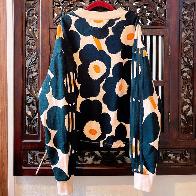 marimekko(マリメッコ)のアディダス マリメッコ 花柄 トレーナー スウェット ジャージ ウニッコ XL レディースのトップス(トレーナー/スウェット)の商品写真