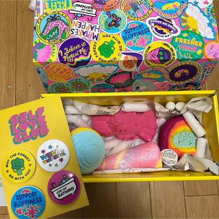 ラッシュ(LUSH)のLUSH バスボム バブルバー 缶バッジ セット(入浴剤/バスソルト)