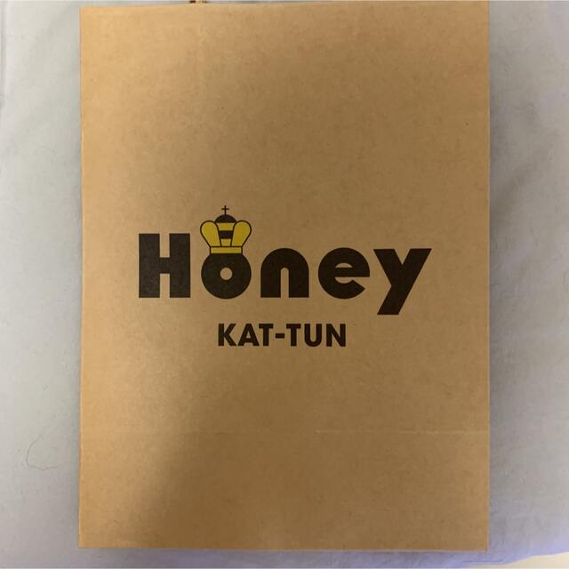 KAT-TUN(カトゥーン)のKAT-TUN Honey ペーパーバッグ エンタメ/ホビーのタレントグッズ(アイドルグッズ)の商品写真