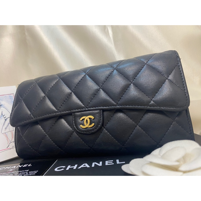 CHANEL(シャネル)の極美品 CHANEL マトラッセ 2つ折り財布 オレンジピンク コンパクト レディースのファッション小物(財布)の商品写真