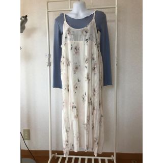 新品　ミリオンカラッツ　花柄　ワンピース