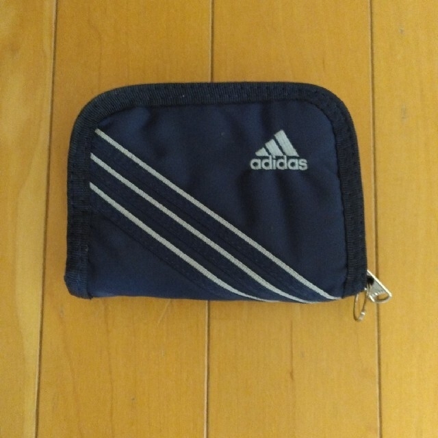 adidas(アディダス)のアディダス　ナイロン素材　財布 メンズのファッション小物(折り財布)の商品写真