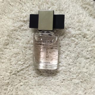 エスティローダー(Estee Lauder)のエスティローダー モダンミューズ オーデパフュームスプレイ(香水(女性用))