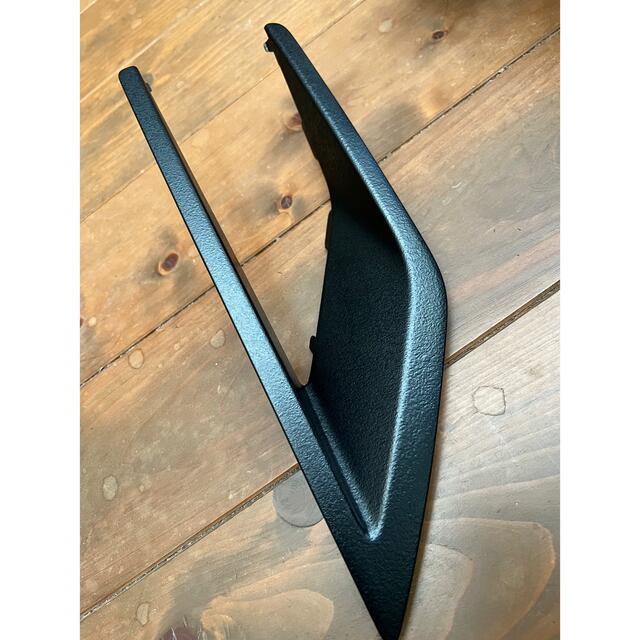 送料込み。新型デリカD5 フロントグリル周り一式 チッピング塗装品