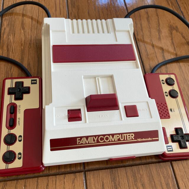 【美品】ニンテンドークラシックミニ　ファミリーコンピュータ 3