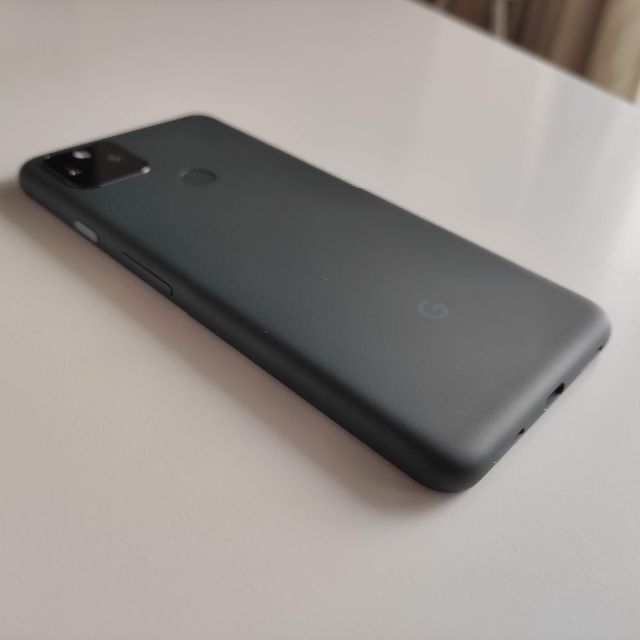 ジャンク Google Pixel 5a (5g) Mostly Black ジャンク Google Pixel 5a (5g) Mostly Black