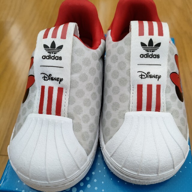 adidas(アディダス)のキッズシューズ　ベビーシューズ　アディダス　ディズニー　ミニーマウス キッズ/ベビー/マタニティのキッズ靴/シューズ(15cm~)(スニーカー)の商品写真