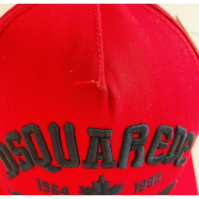 DSQUARED2(ディースクエアード)のDSQUARED2 ディースクエアード キャップ レッド 帽子 刺繍 メンズ メンズの帽子(キャップ)の商品写真