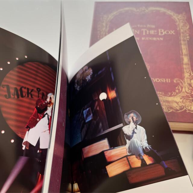 AAA(トリプルエー)のAAA/末吉秀太/ソロツアーlive DVD Blu-ray２セット エンタメ/ホビーのDVD/ブルーレイ(ミュージック)の商品写真