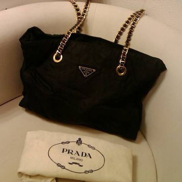 PRADA - PRADA(プラダ)ブラックナイロン・ゴールド チェーン