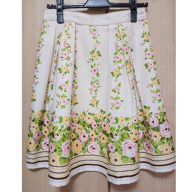 花柄 フレアースカート 春夏 レディースのスカート(ひざ丈スカート)の商品写真