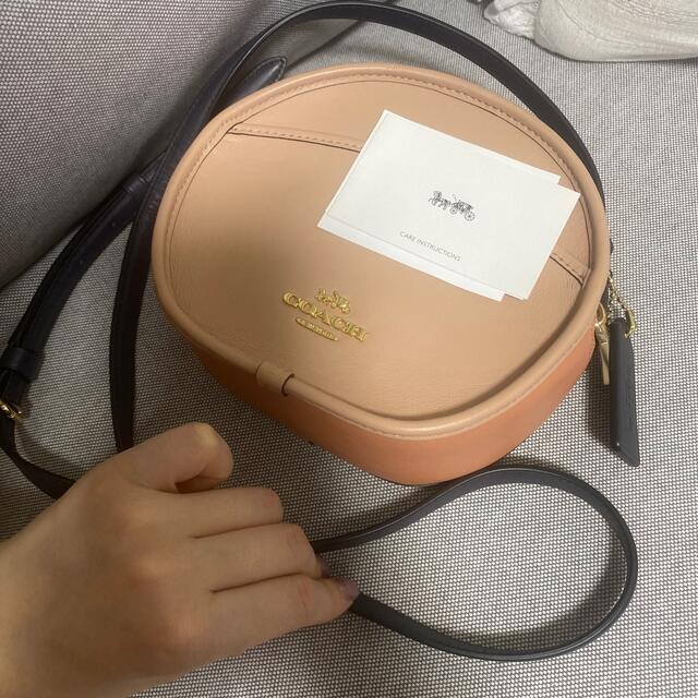 新品 コーチ COACH ブラック ショルダーバッグ 丸型