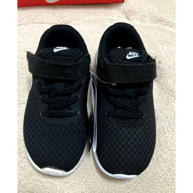 NIKE(ナイキ)のNIKE タンジュン　18.5  美品&新品　 キッズ/ベビー/マタニティのキッズ靴/シューズ(15cm~)(スニーカー)の商品写真