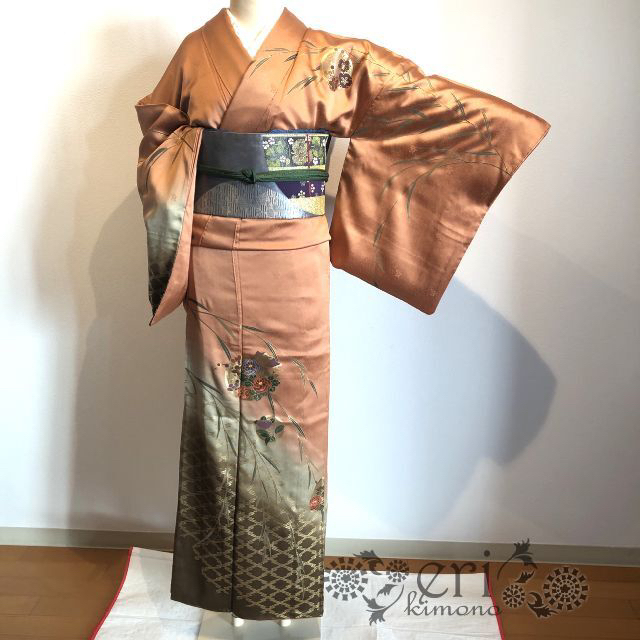 お着物【逸品♡訪問着】赤茶色の刺繍が立派な訪問着