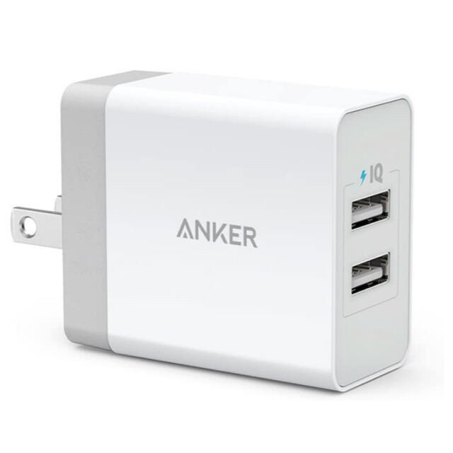 Anker 2ポート　24w 充電器二つで2200円 スマホ/家電/カメラのスマートフォン/携帯電話(バッテリー/充電器)の商品写真