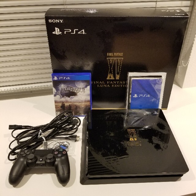 ps4　本体　FINAL FANTASY XV LUNA EDITION 1TB