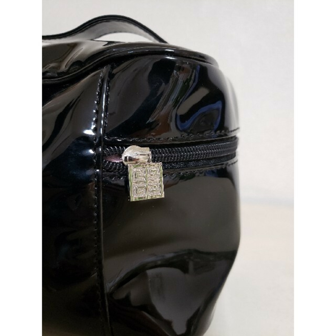 GIVENCHY(ジバンシィ)のジバンシー　GIVENCHY　エナメル　バニティ　ポーチ　バッグ　限定 レディースのファッション小物(ポーチ)の商品写真
