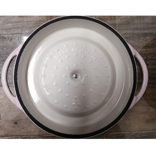 Vermicular(バーミキュラ)のVermicular  バーミキュラ　鍋　サイズ22 インテリア/住まい/日用品のキッチン/食器(鍋/フライパン)の商品写真