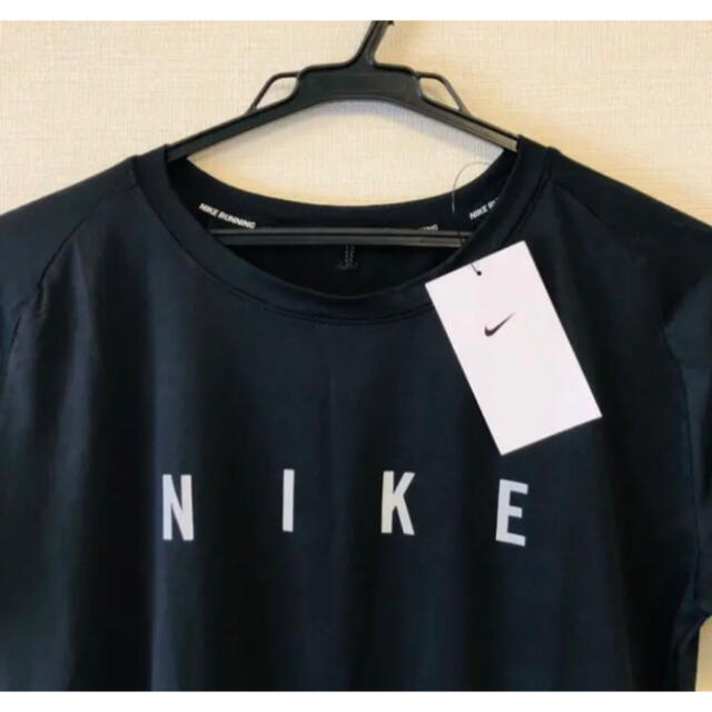 NIKE(ナイキ)のNIKE ナイキ レディース　トレーニング　Tシャツ レディースのトップス(Tシャツ(半袖/袖なし))の商品写真