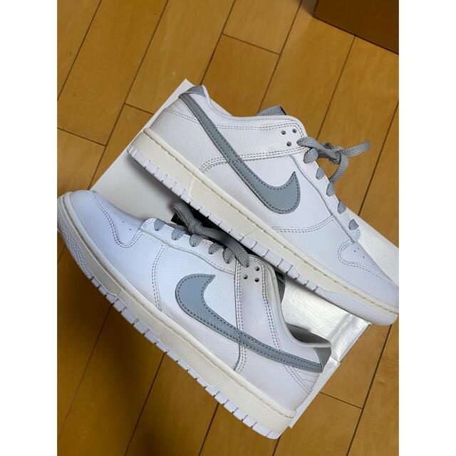 NIKE(ナイキ)のNIKE DUNK by you ウルフグレー　ホワイト　レザー　27cm メンズの靴/シューズ(スニーカー)の商品写真