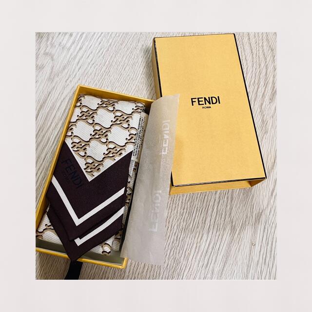 FENDI ラッピー ベージュ