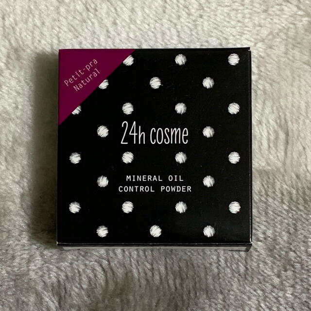 24h cosme(ニジュウヨンエイチコスメ)の24h cosme ミネラルオイルコントロールパウダー コスメ/美容のベースメイク/化粧品(フェイスパウダー)の商品写真