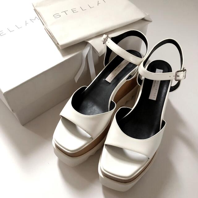 Stella McCartney(ステラマッカートニー)の新品/38 ステラ マッカートニー エリス サンダル ホワイト 白 レディースの靴/シューズ(サンダル)の商品写真