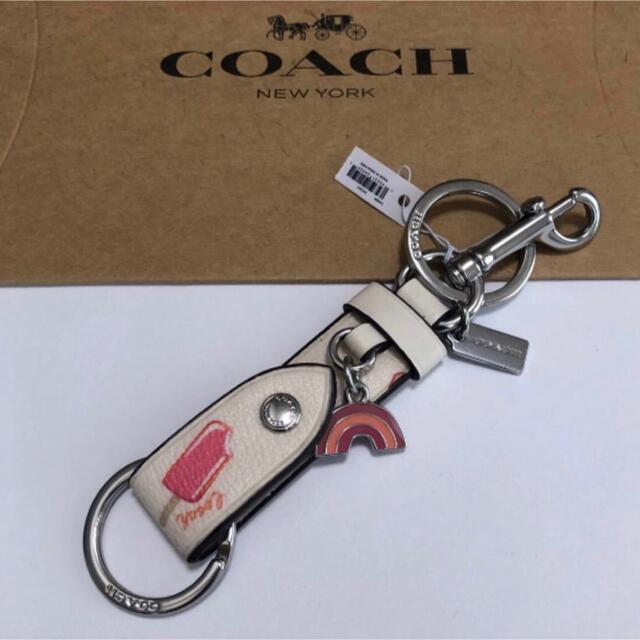 COACH(コーチ)のラスト1 コーチ　新品　キーホルダー　アイス柄　ホワイト　かわいい レディースのファッション小物(キーホルダー)の商品写真