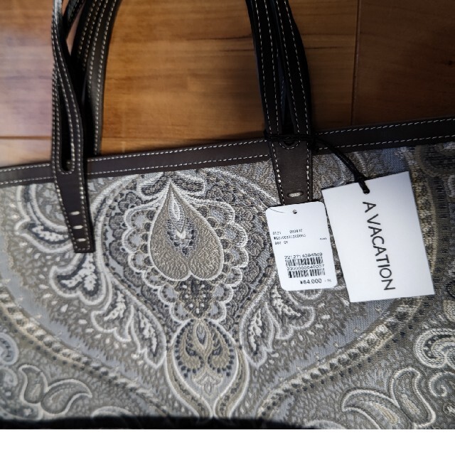 ❰新品タグ付き❱ A VACATION TANK ペイズリー グレー レディースのバッグ(トートバッグ)の商品写真