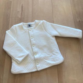 プチバトー(PETIT BATEAU)の●新品未着用　プチバトー　チュビックキルティングカーディガン　18m 81cm(カーディガン/ボレロ)