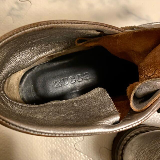 ZUCCa(ズッカ)のZUCCa チャッカブーツ シルバー レザー レースアップ Sサイズ レディースの靴/シューズ(ブーツ)の商品写真