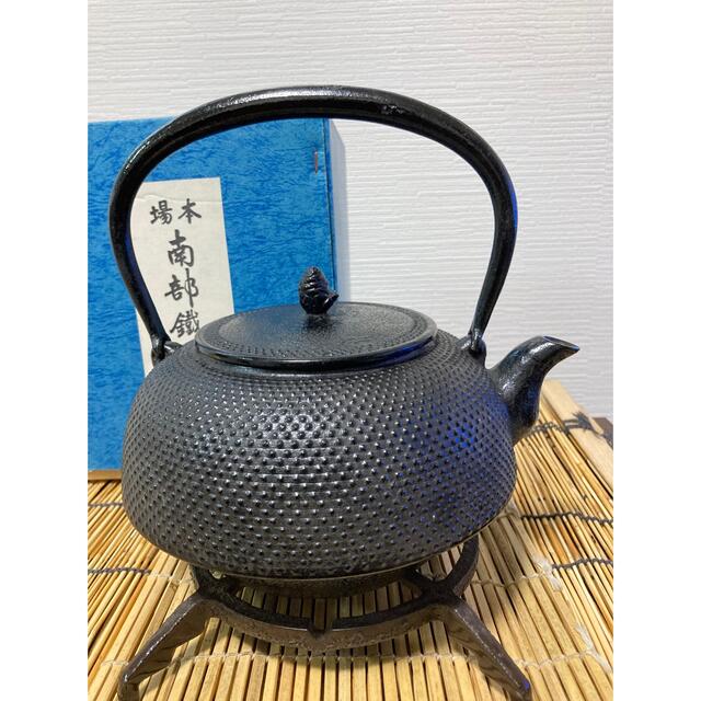 新品、未使用、供箱付 南部盛榮堂造 15型アラレ 南部鉄瓶 南部
