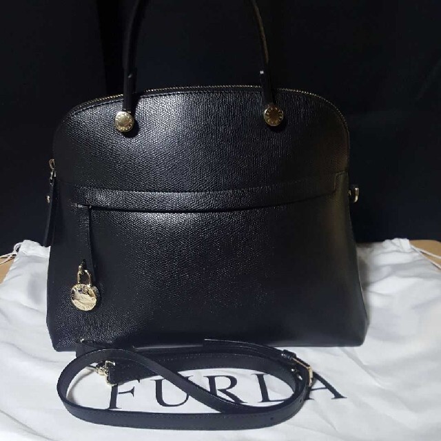 FURLA フルラ　パイパー　黒　M