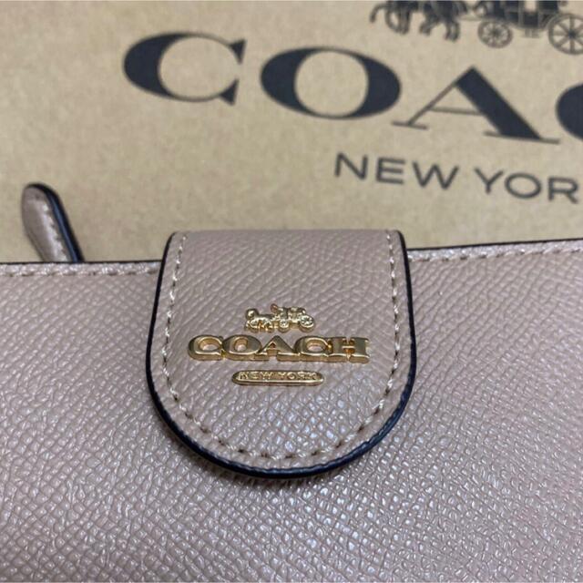 COACH(コーチ)のコーチ　新品　財布　折財布　トープ　人気　ベージュ レディースのファッション小物(財布)の商品写真