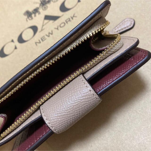 COACH(コーチ)のコーチ　新品　財布　折財布　トープ　人気　ベージュ レディースのファッション小物(財布)の商品写真