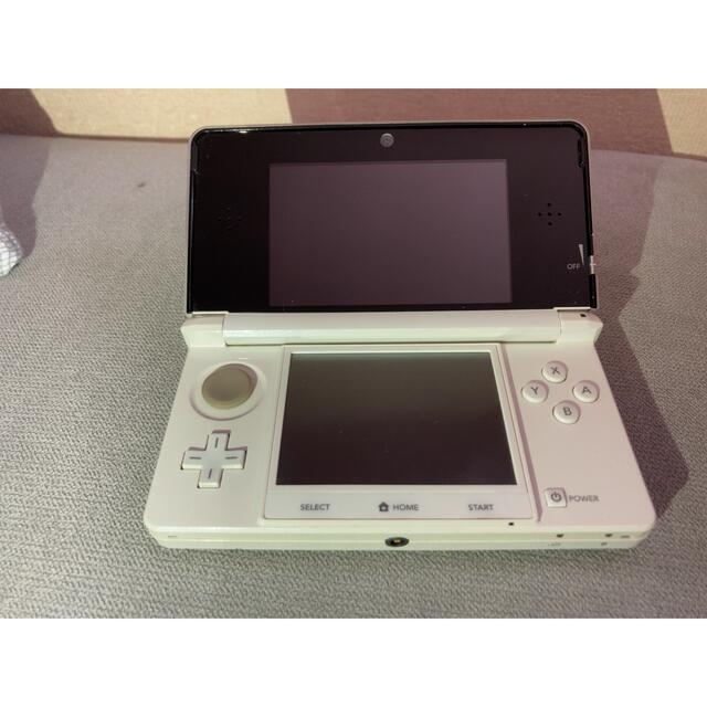 任天堂(ニンテンドウ)のNintendo 3DS アイスホワイト/液晶画面損傷 エンタメ/ホビーのゲームソフト/ゲーム機本体(携帯用ゲーム機本体)の商品写真